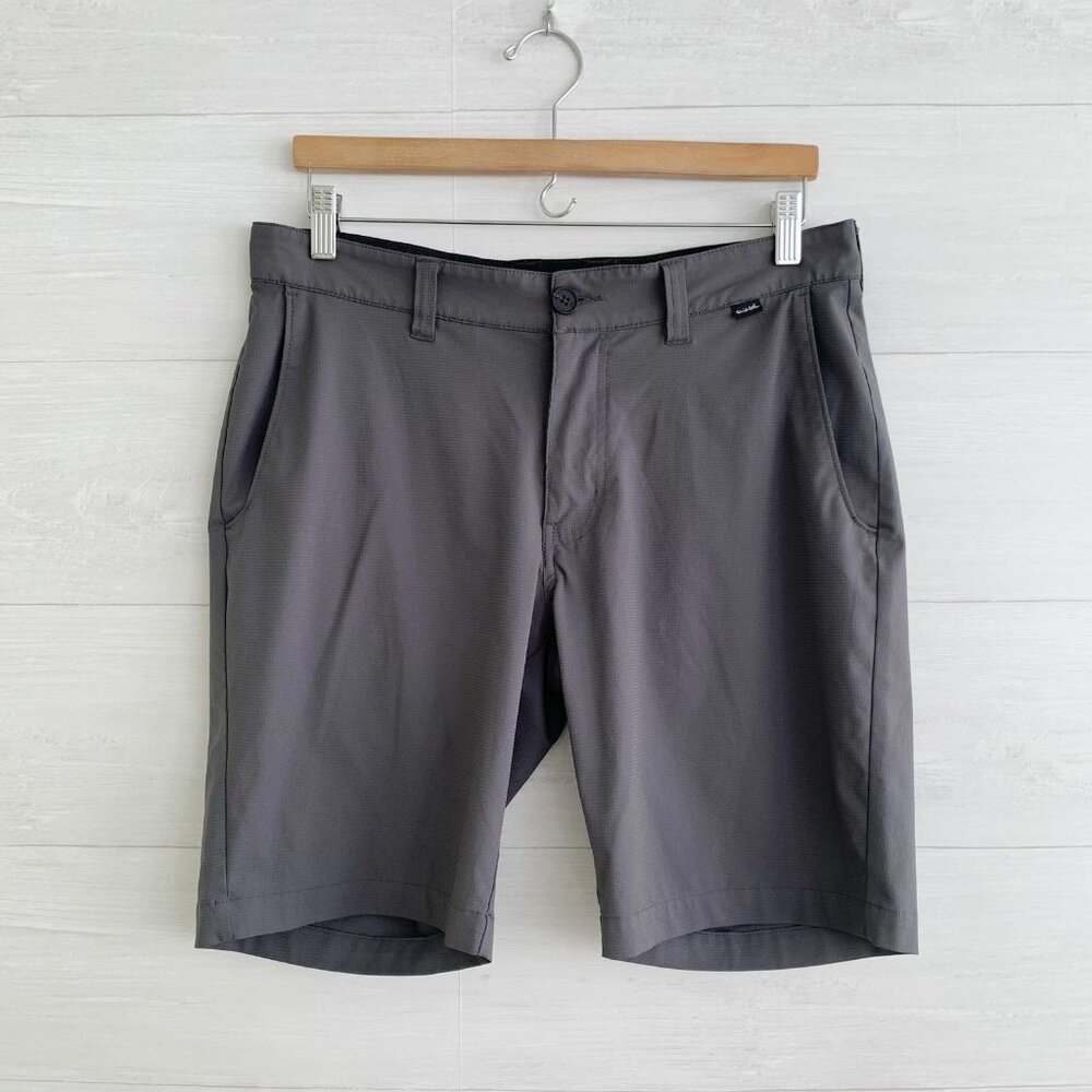 Travis Mathew - Gray active chino shorts, sz 32